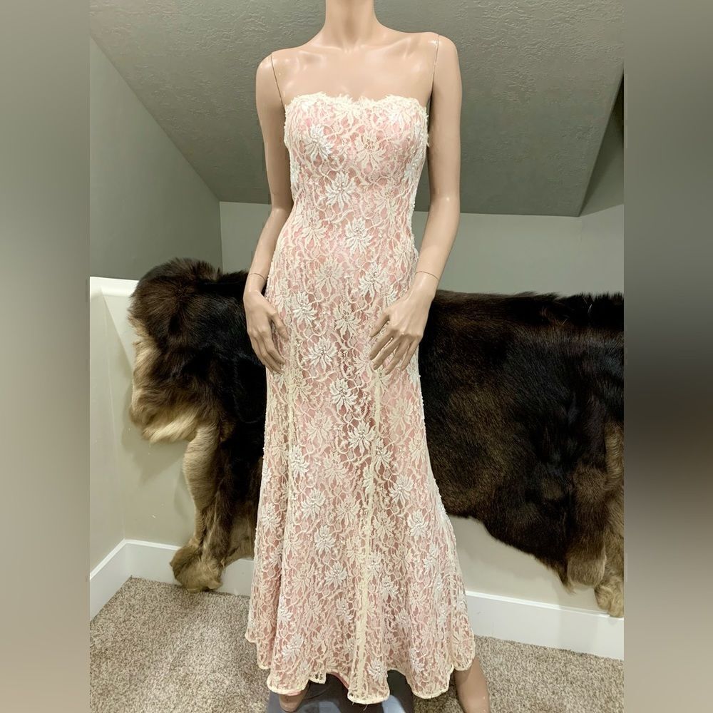 Elegant Strapless Embroidered Floral Lace & Exquisite Beaded Gown